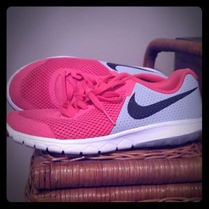 Nike Flex Experience RN5 size 3.5Y